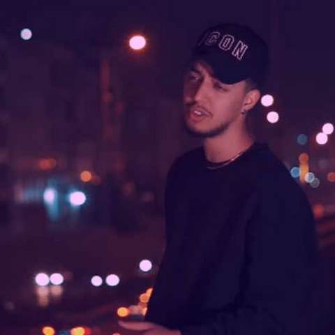 دانلود آهنگ دو ﺳﻪ ﺗﺎ رﻓﻴﻖ ﺧﻮب دارم ﻛﻪ ﻋﻮض ﻛﻨﻦ ﺣﺎل ﻣﻨﻮ