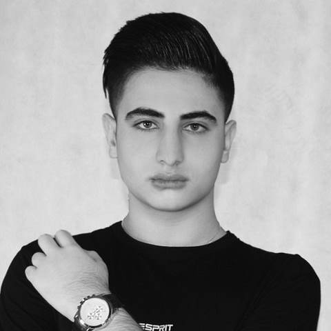 دانلود آهنگ همه میگن سنگی سنگ من میگم رومی روم