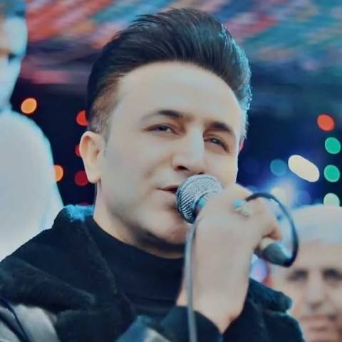دانلود آهنگ امشب با دلی تنگ اسمت رو مینویسم