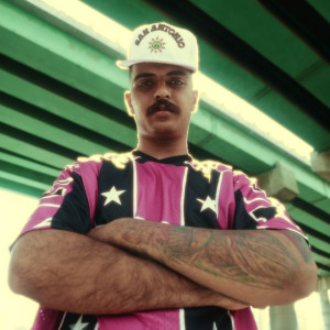 دانلود آهنگ منو میکنه بچت هی منشن 