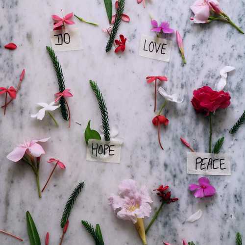 دانلود آهنگ تق و تق در زدم دست پر اومدم