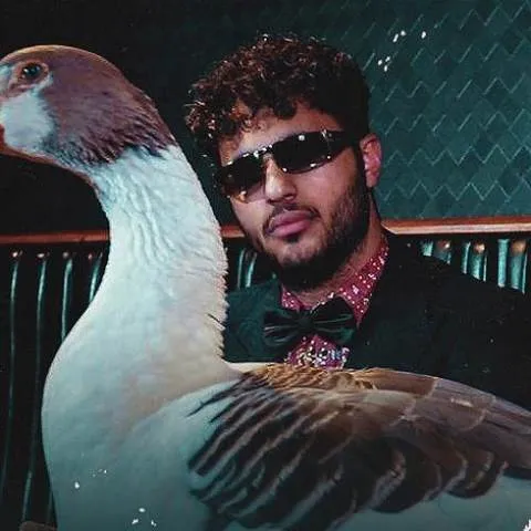 دانلود آهنگ صاحب این بچه کیه نمیدونم اصلا این کیه