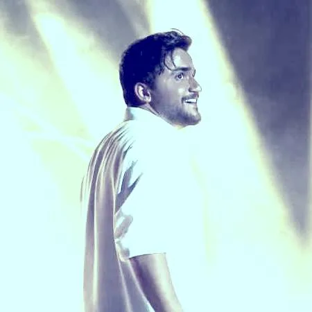 دانلود آهنگ باید اون شب خیلی بیشتر میگرفتم بغلت