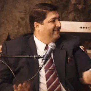 دانلود آهنگ اورکستی دارم میرم یواش یواش